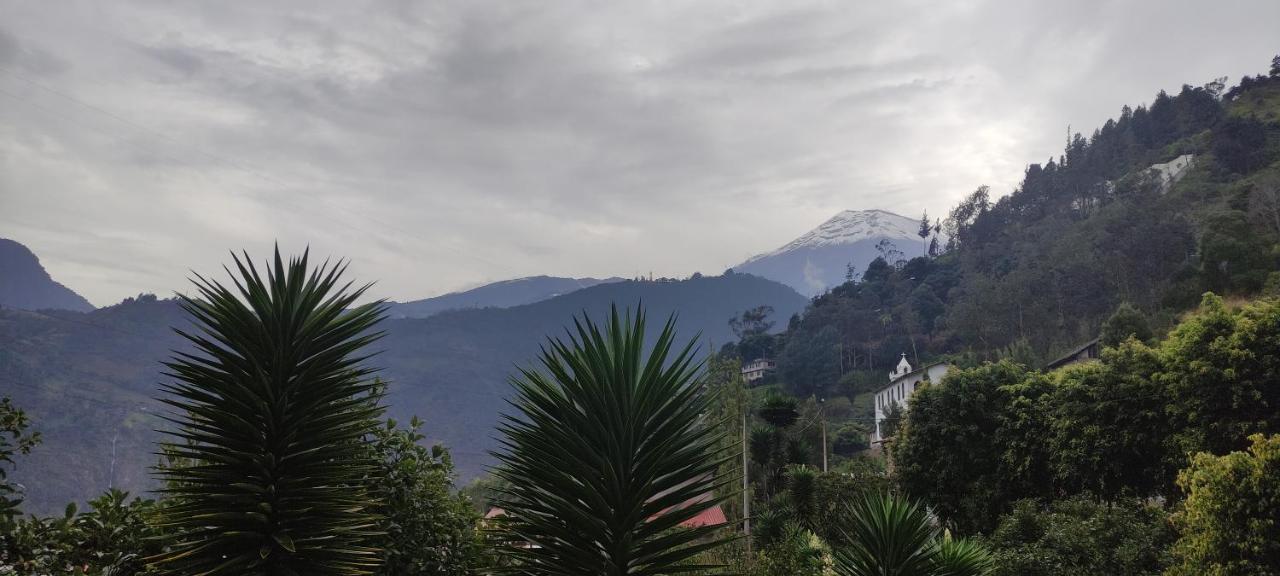 "Casa Verde" En Banos De Agua Santa Con Vista Al Volcan Tungurahua Εξωτερικό φωτογραφία