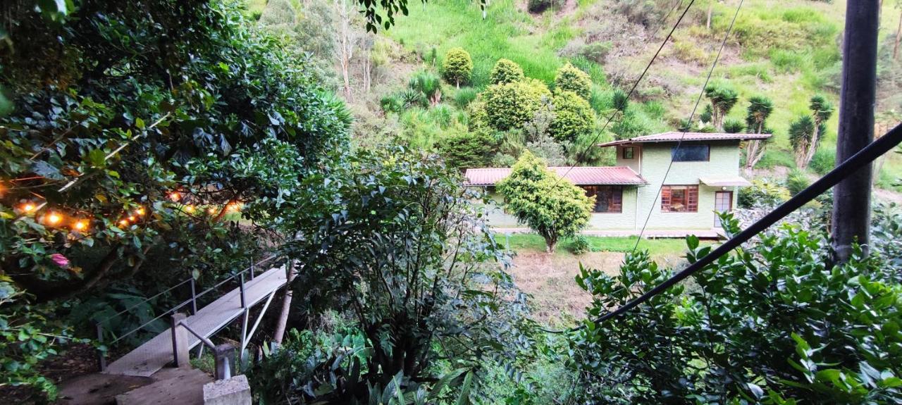 "Casa Verde" En Banos De Agua Santa Con Vista Al Volcan Tungurahua Εξωτερικό φωτογραφία