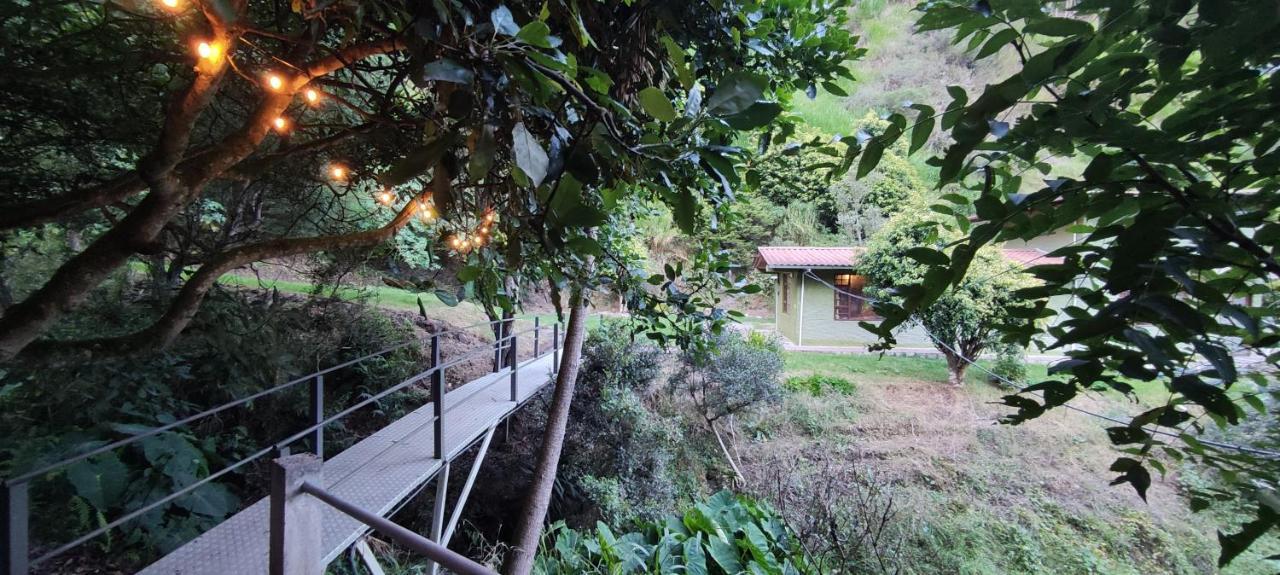 "Casa Verde" En Banos De Agua Santa Con Vista Al Volcan Tungurahua Εξωτερικό φωτογραφία
